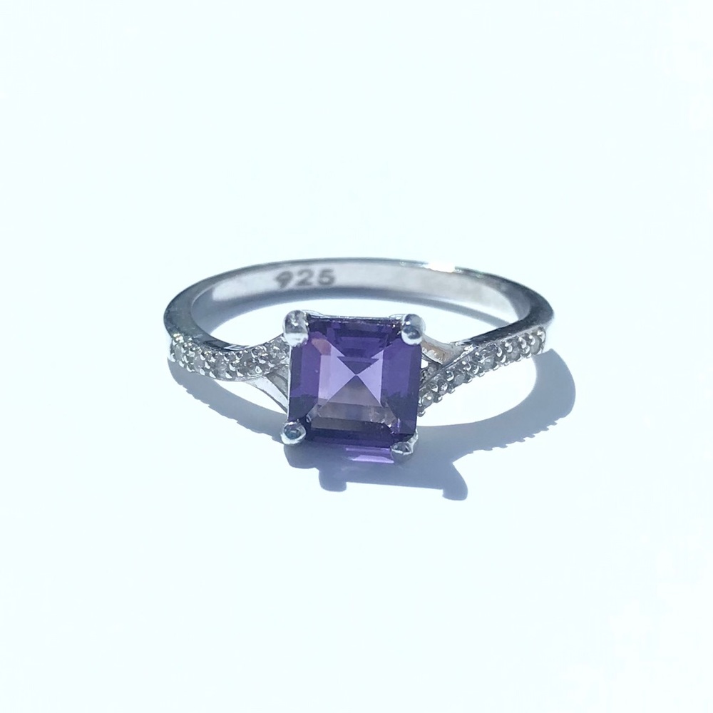 Last One: Size 8: Amethyst Sterling Silver Ring - Picture 5 of 8